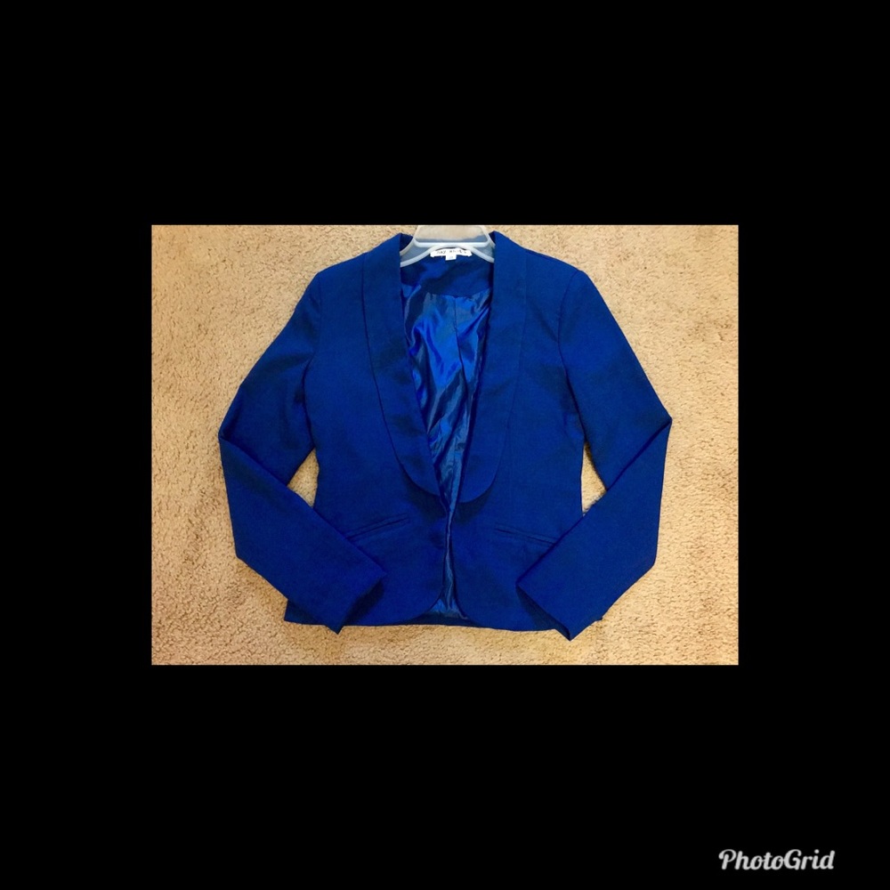 Royal blue blazer 💙